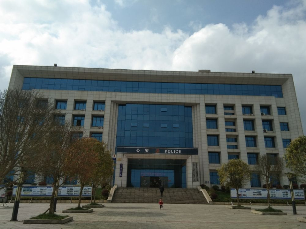 甕安縣公安局招標(biāo)采購(gòu)中贏一套恒壓給水設(shè)備+304不銹鋼水箱