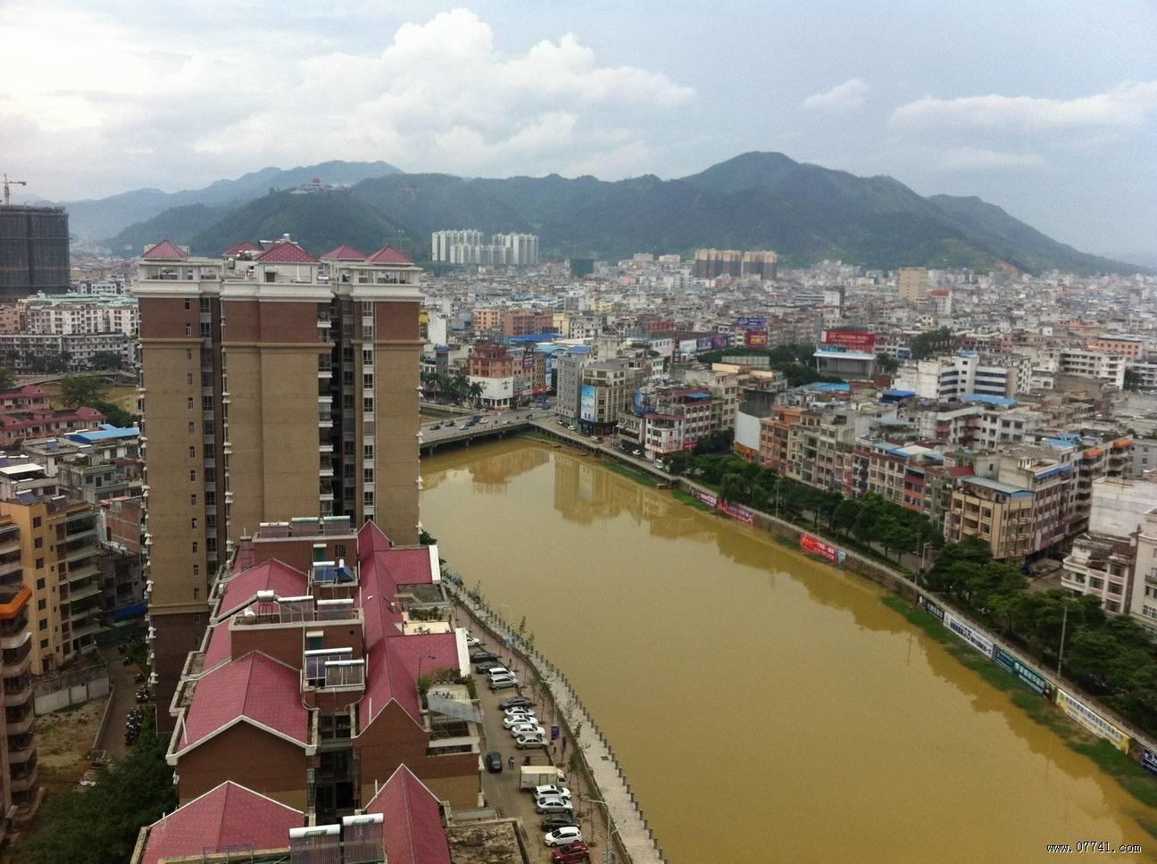 梧州岑溪市匯洋國際小區自來水無負壓供水設備三用一備